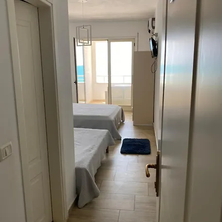 아파트 Large On The 5th Floor With A Sea View 502